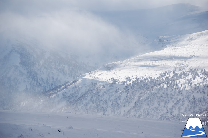 大雪山旭岳ロープウェイ 北海道最高峰でパウダーライド！